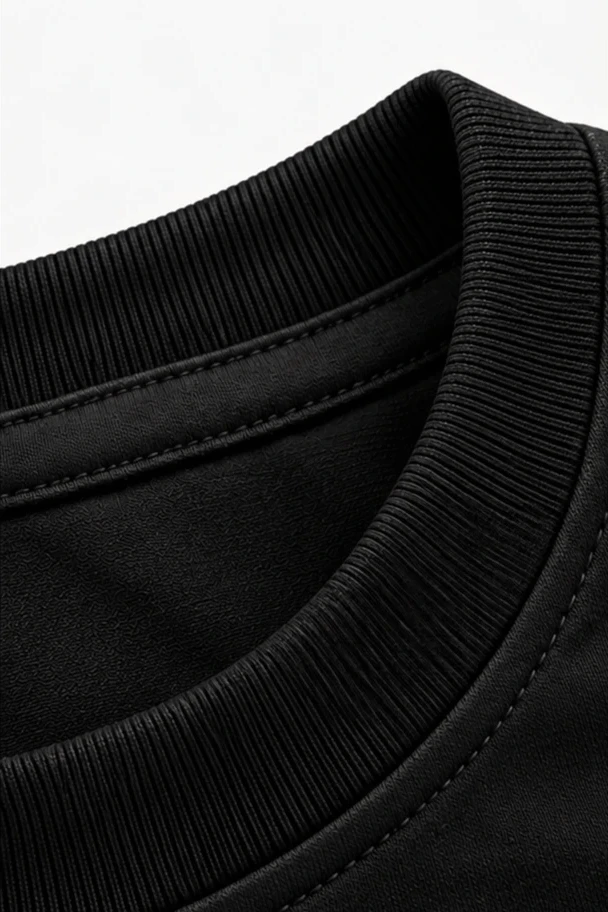 Gola canelada refor&ccedil;ada da camiseta oversized Black Targ